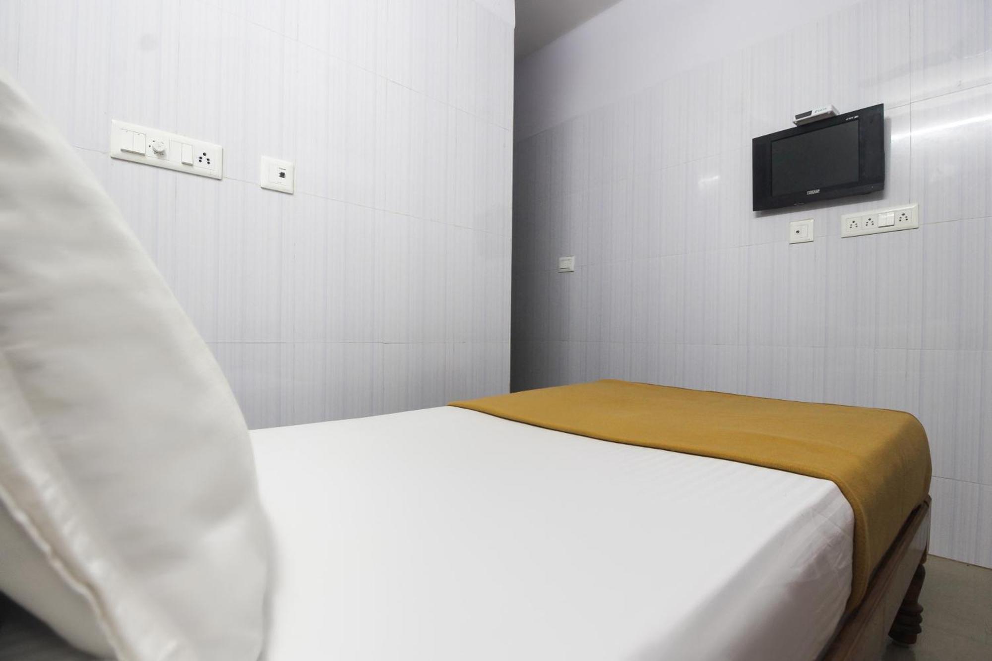 Hotel O Jks Deluxe Lodge Udaiyarpalaiyam المظهر الخارجي الصورة
